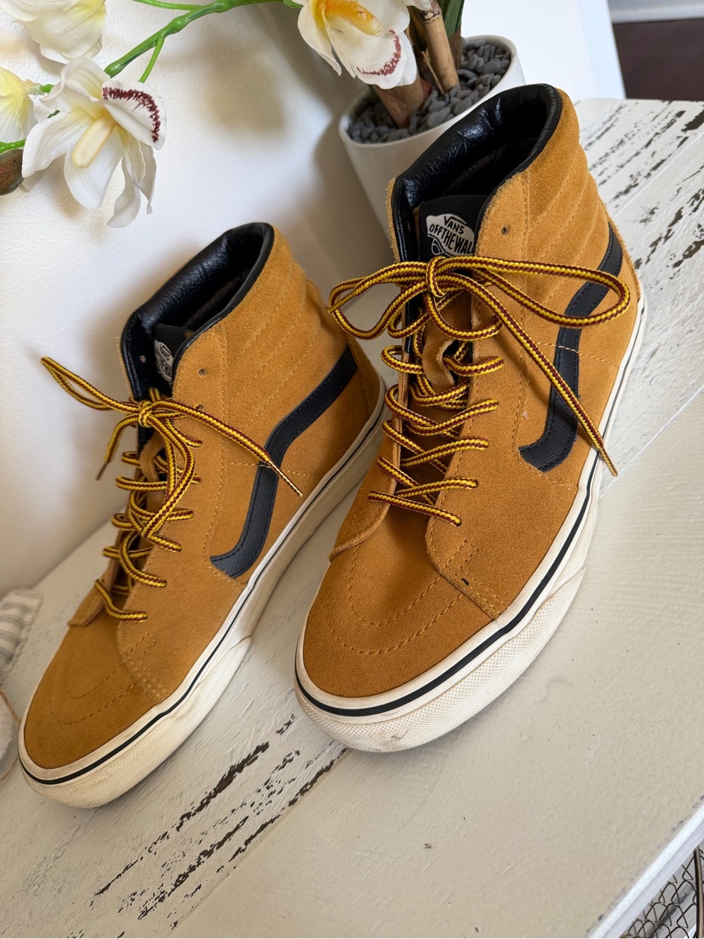 Vans Women’s or Men’s High-Top Suede Sneakers in Tan and Black - Picture 3 of 8